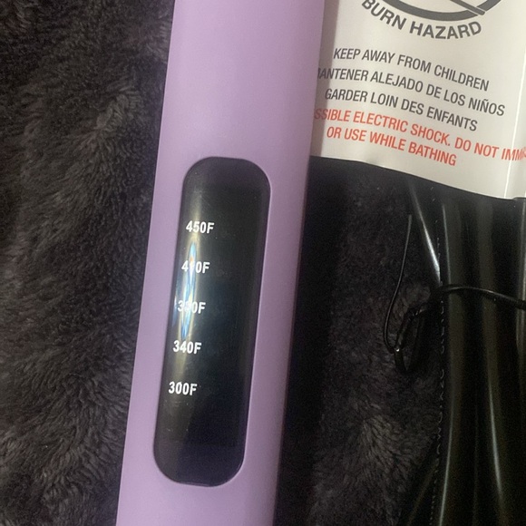 2 straighteners,never been used, pink and purple color, wide use, and thin use. - Picture 2 of 4